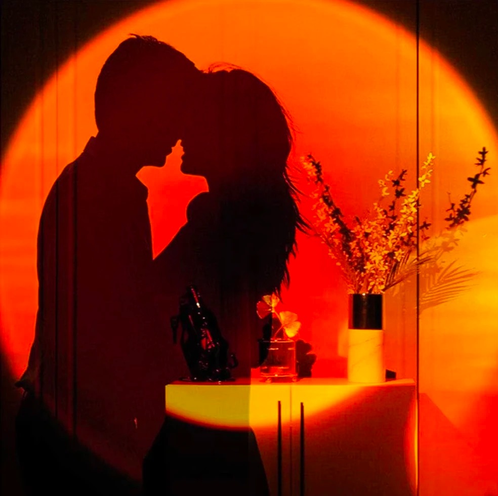 مصباح إسقاط ضوئي USB بتصميم غر - مراجعة Sunset Lamp Projection وسعره